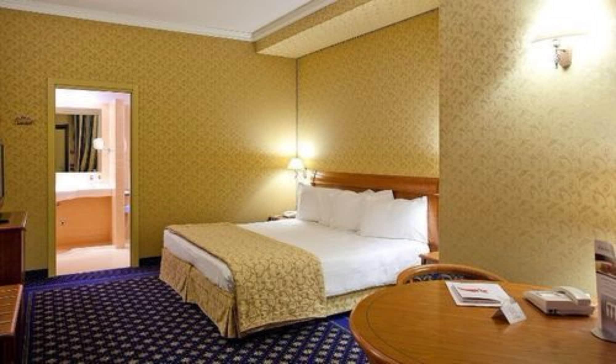 Ovest Hotel