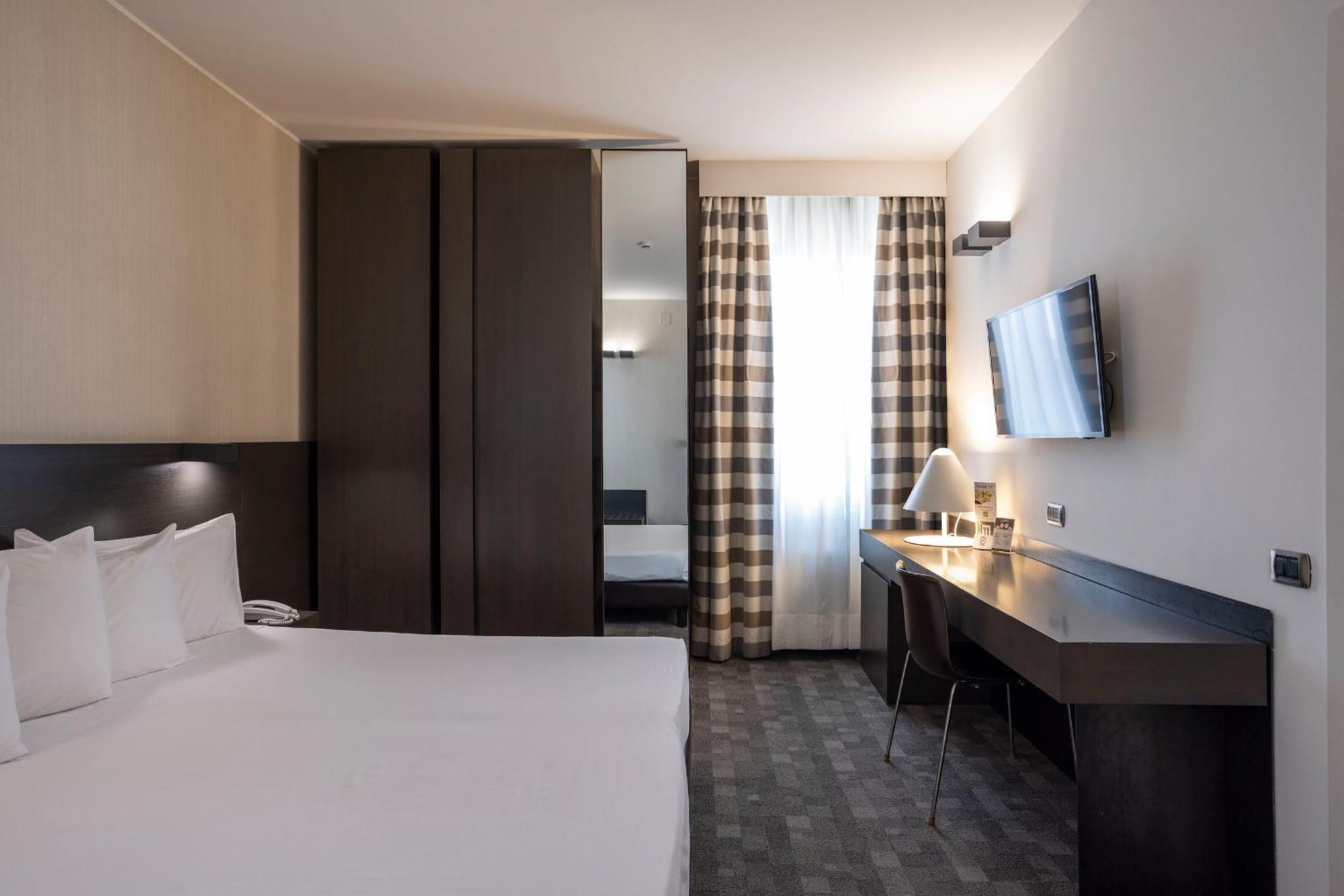 Hotel Ovest