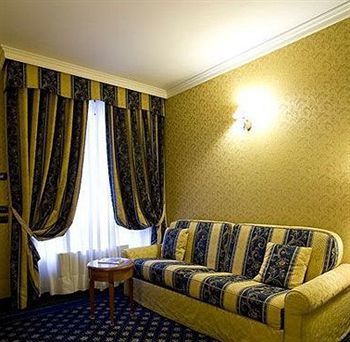 Ovest Hotel 4*