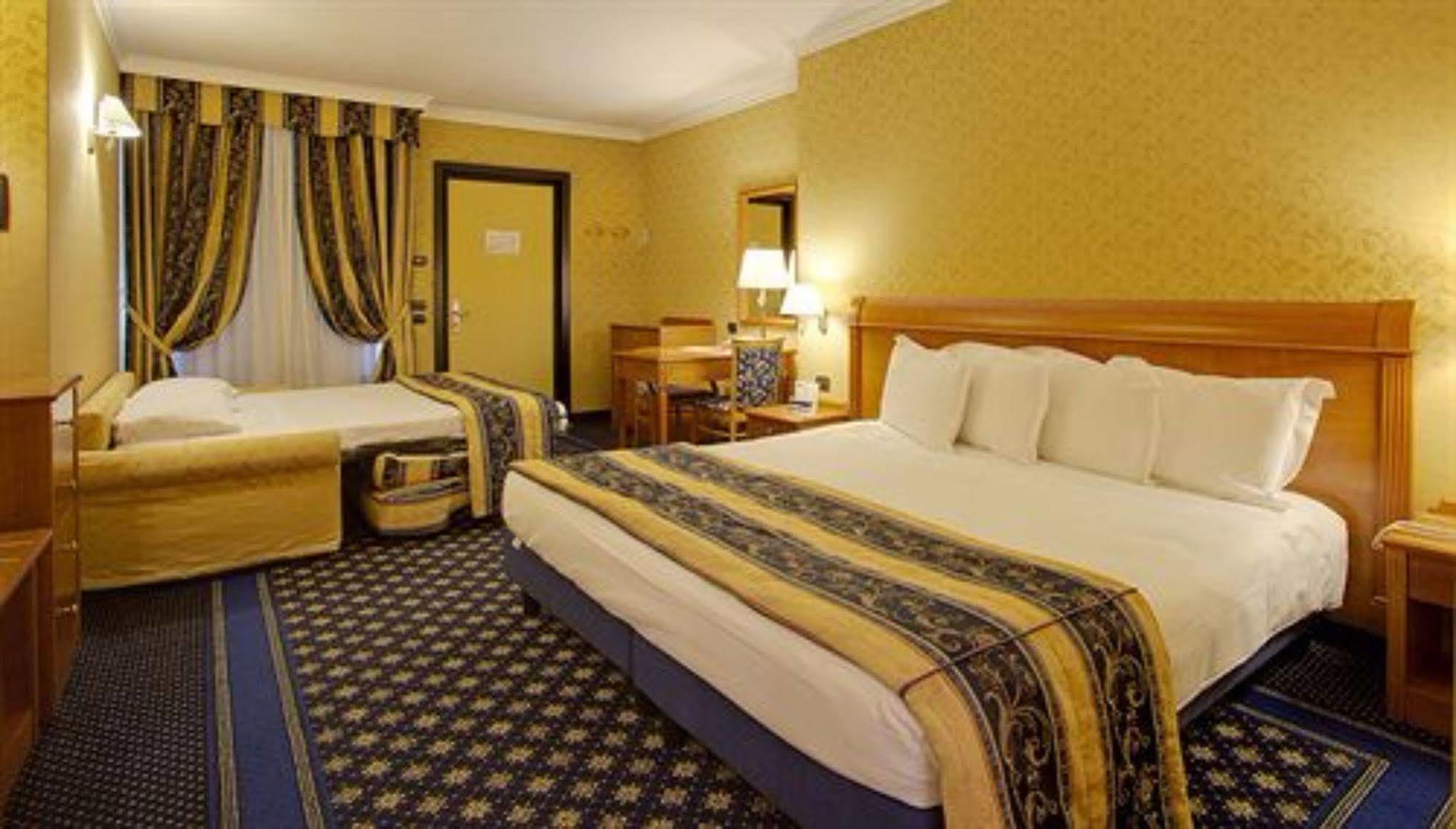 Hotel Ovest